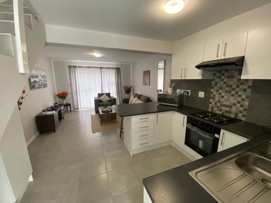 2 Bedroom Property for Sale in Stratford Green Western Cape